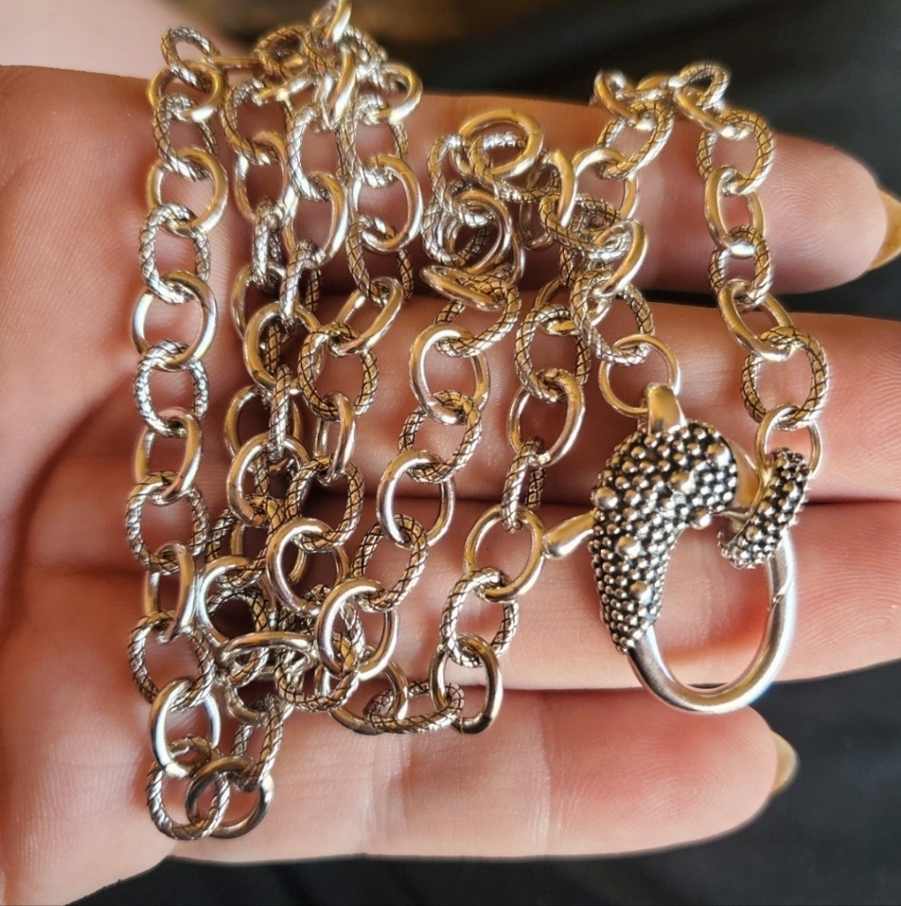 New. Michael Dawkins 24 inch sterling silver chain. Substantial 42 grams. Sold o